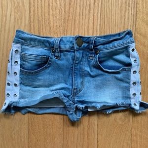 Me.n.u White Trim Shorts